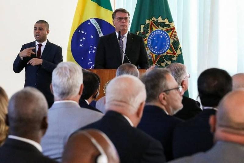 Bolsonaro é declarado inelegível por 8 anos pelo TSE