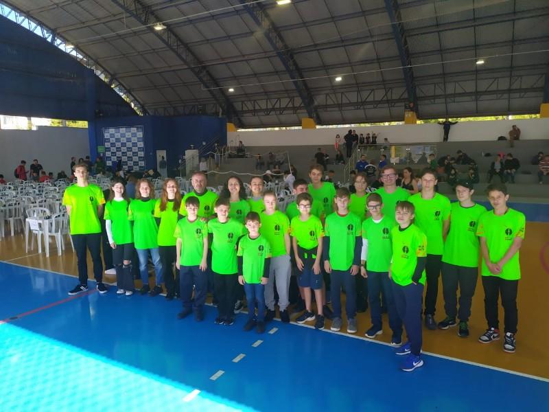 Equipe de Xadrez conquista medalhas em circuito