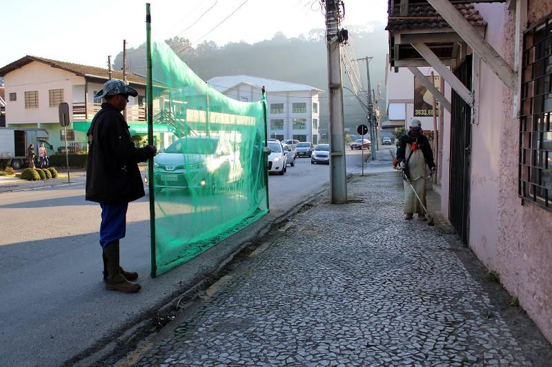 Produto caseiro e sem veneno para limpeza pública