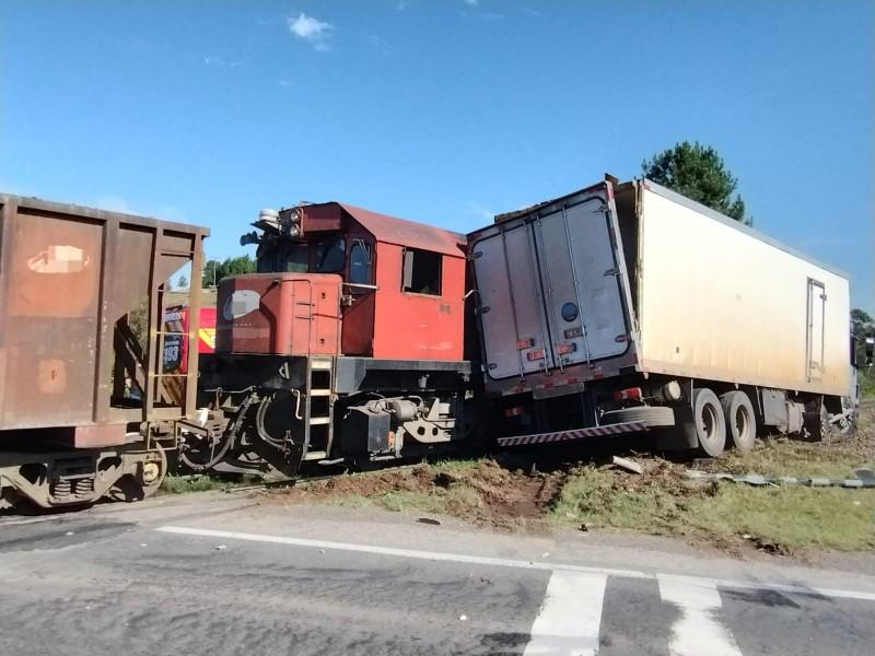 Acidente com trem deixa uma pessoa com ferimentos graves em Serra Alta