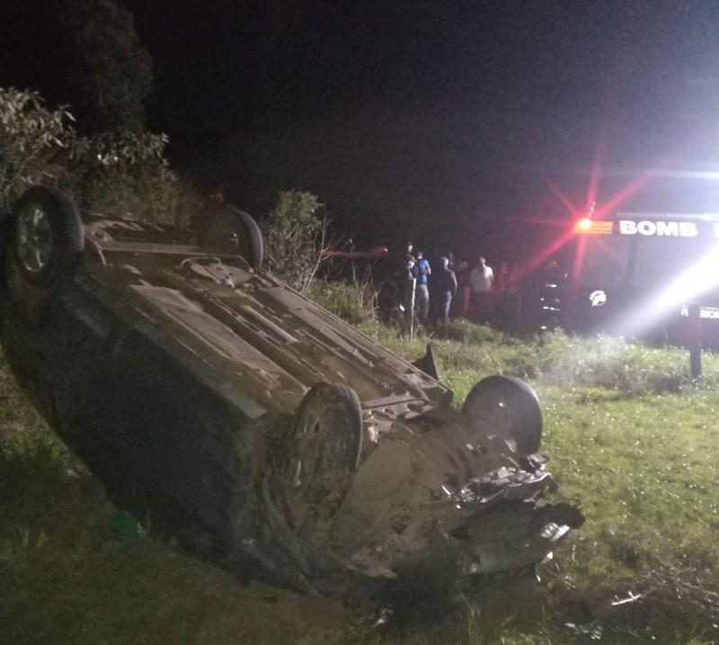 Saída de pista na BR 280 deixa uma pessoa ferida