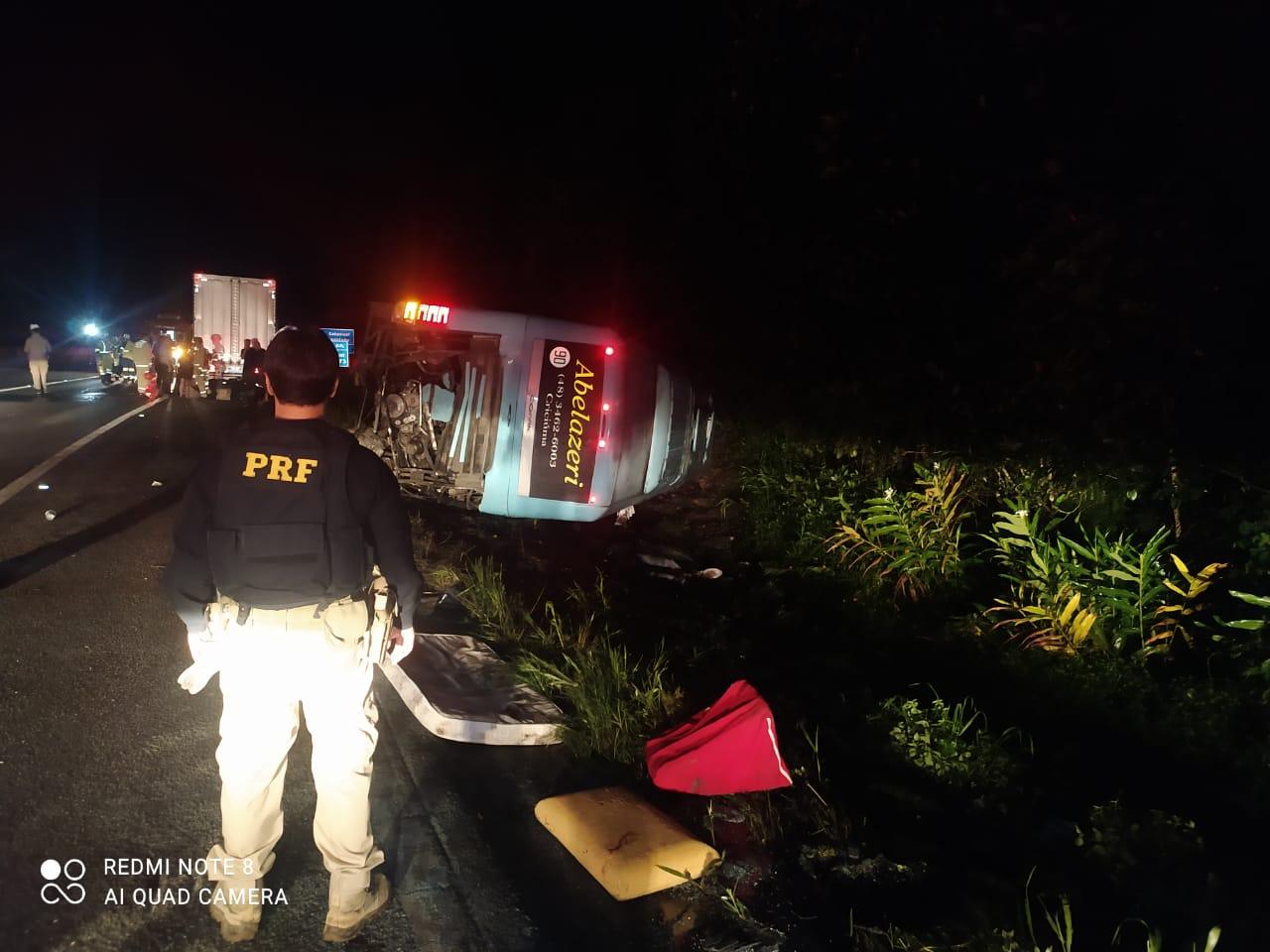 Acidente envolvendo ônibus deixa 17 feridos na serra de Guaratuba-PR