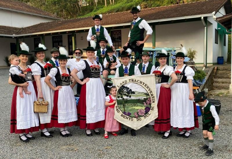 Retreta de Verão terá apresentação do Grupo Folclórico Unser Land Trachtenverein