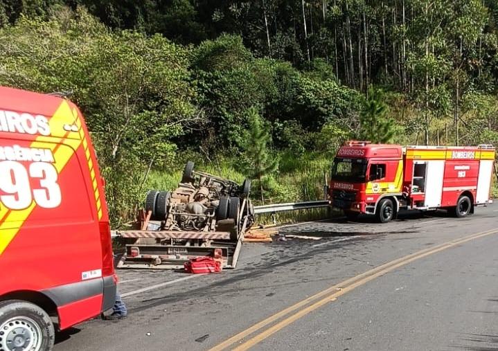 Acidente deixa dois feridos na SC 477 em Doutor Pedrinho SC