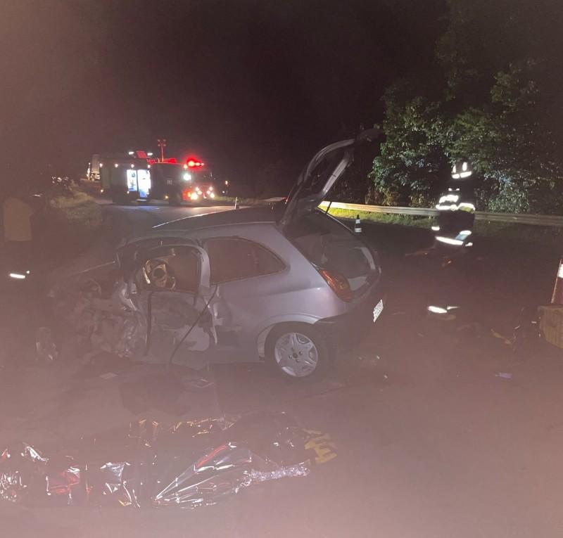 Grave acidente na BR-470 deixa um morto e dois feridos em Pouso Redondo