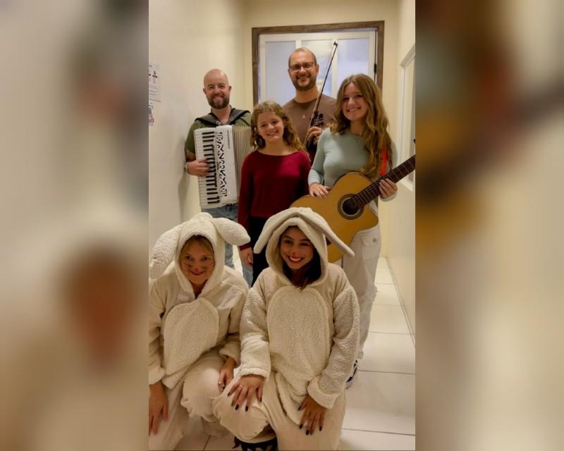 Música e solidariedade marcam ação de Páscoa no Hospital Sagrada Família