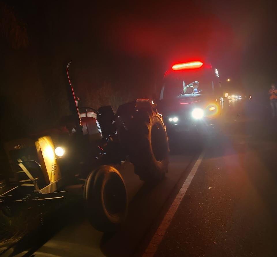Acidente entre carro e trator deixa idoso ferido em Campo Alegre