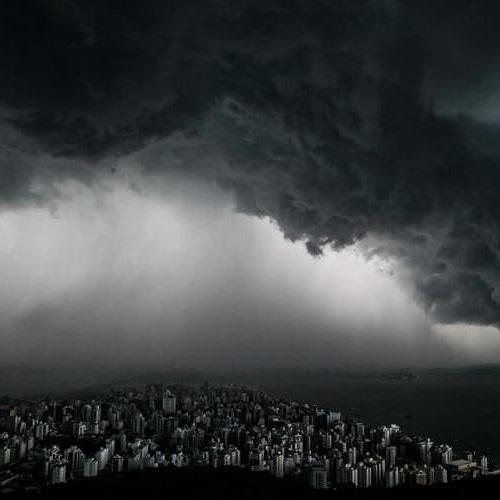 Frente fria avança por SC e traz risco de temporais neste fim de semana