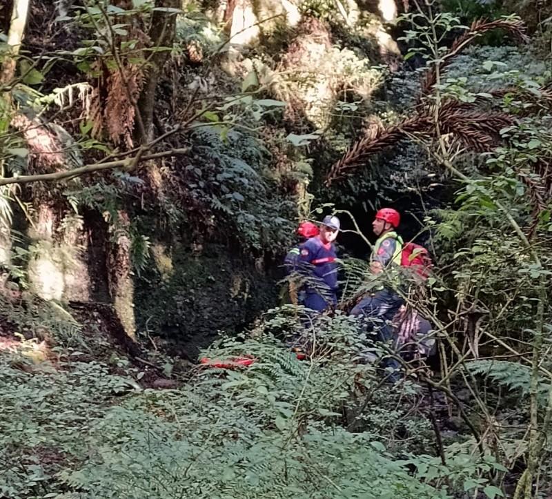 Homem morre após cair em ribanceira durante manutenção de mangueira em Urubici