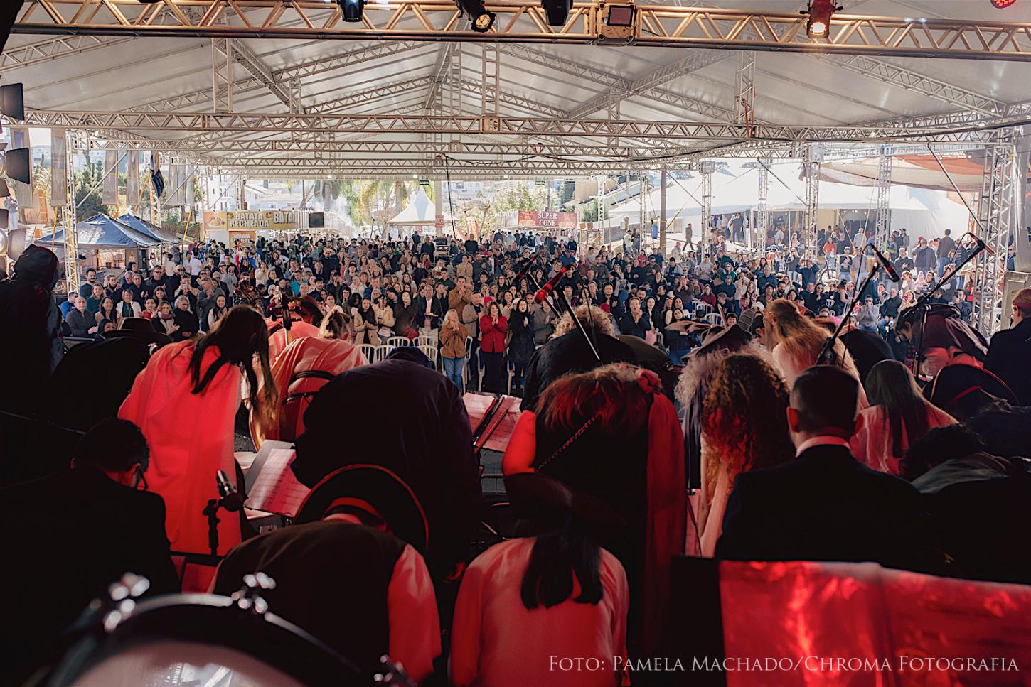 Mil pessoas prestigiam concerto da Orquestra Filarmônica em Campo Alegre