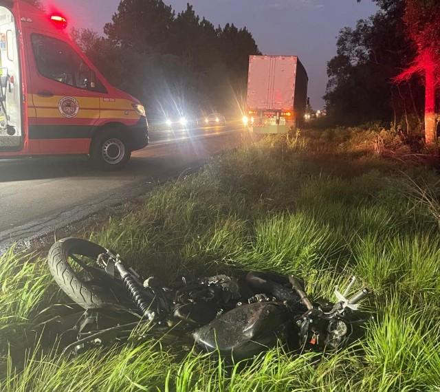 Tragédia: acidente na BR 282 mata motociclista em Campos Novos