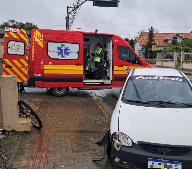 Adolescente fica ferido após acidente na Antônio Kaesemodel