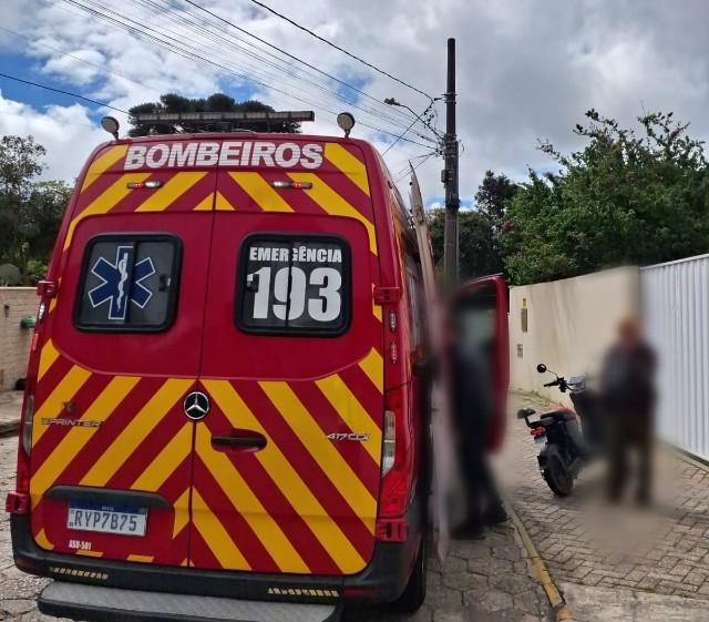 Adolescente fica ferido em queda de bicicleta elétrica no Centro de São Bento do Sul