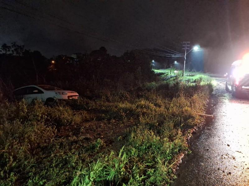 Capotamento no Acesso Oeste no bairro Colonial