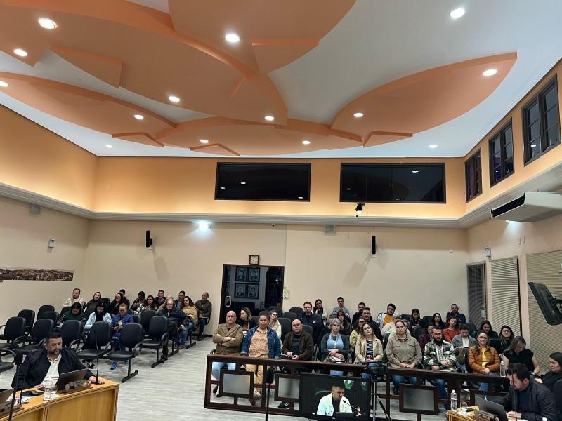 Projeto que altera férias dos professores entra em discussão na Câmara