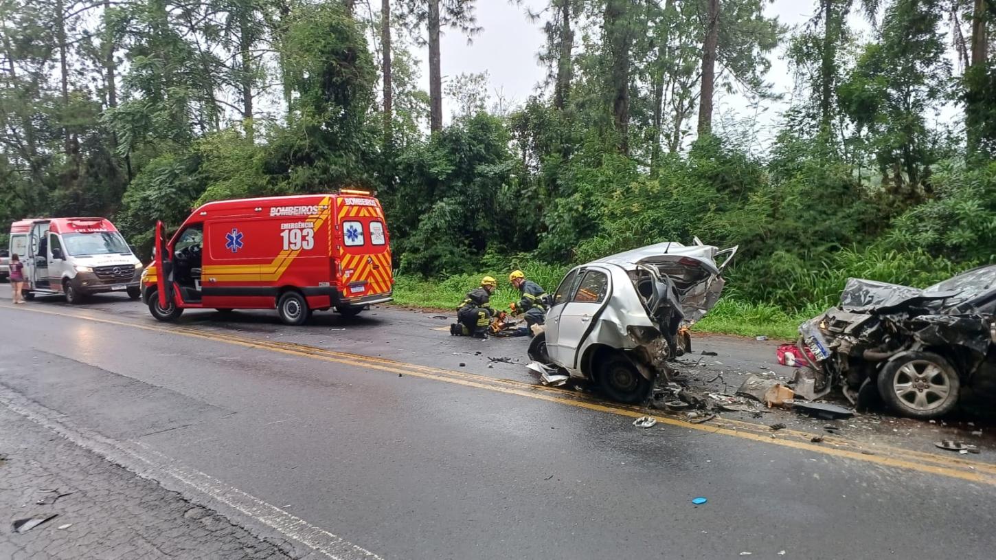Grave acidente deixa um morto e 7 feridos na BR-470 em Trombudo Central