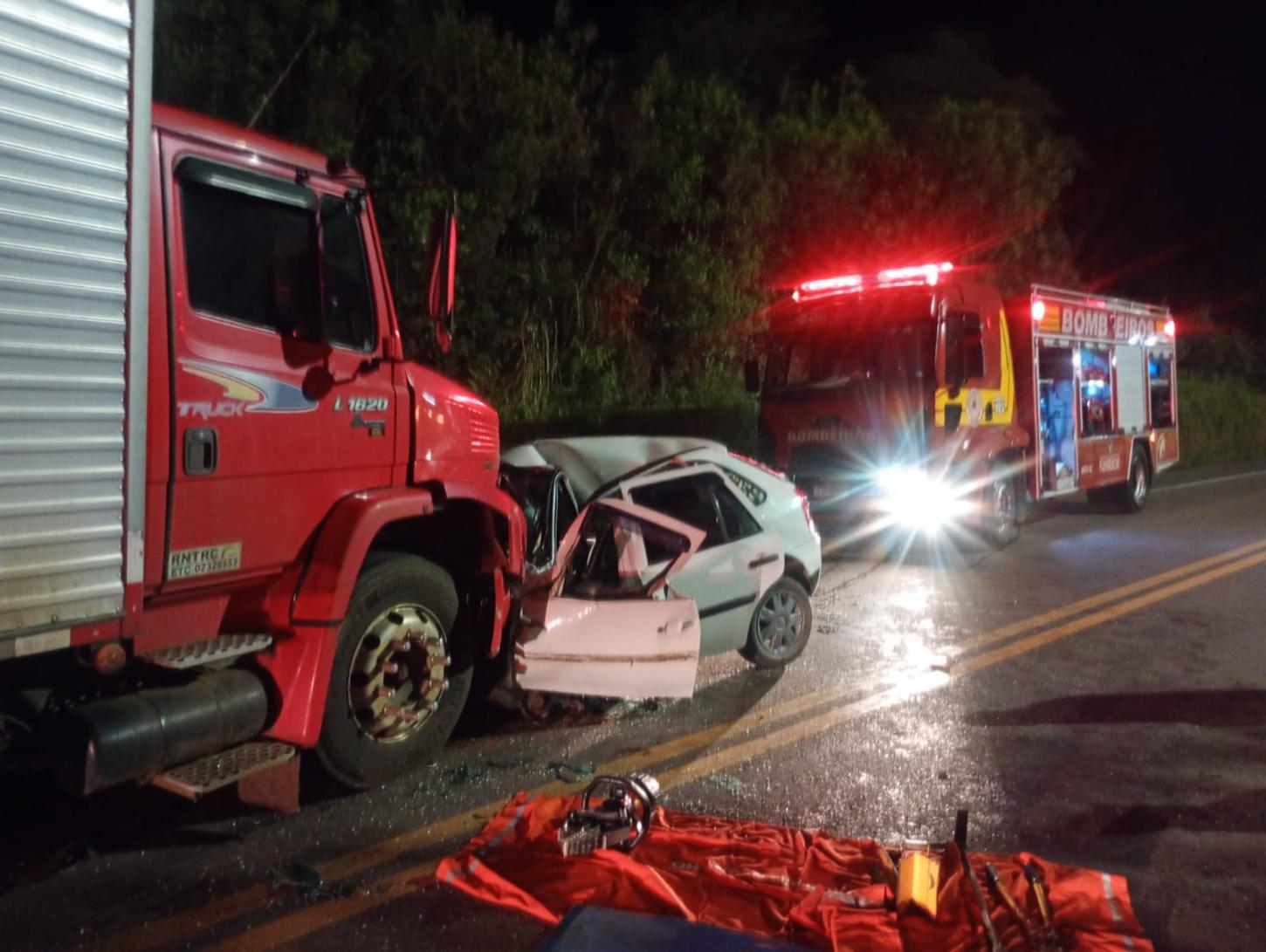 Motorista fica gravemente ferido em acidente na BR-280, em Rio Negrinho