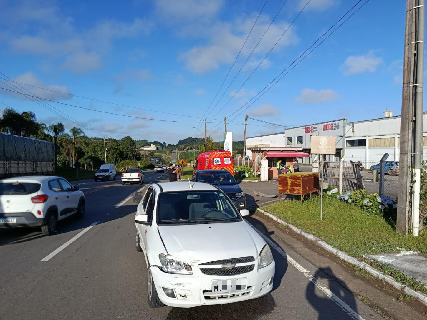 Mulher fica ferida em acidente na SC-418 em São Bento do Sul