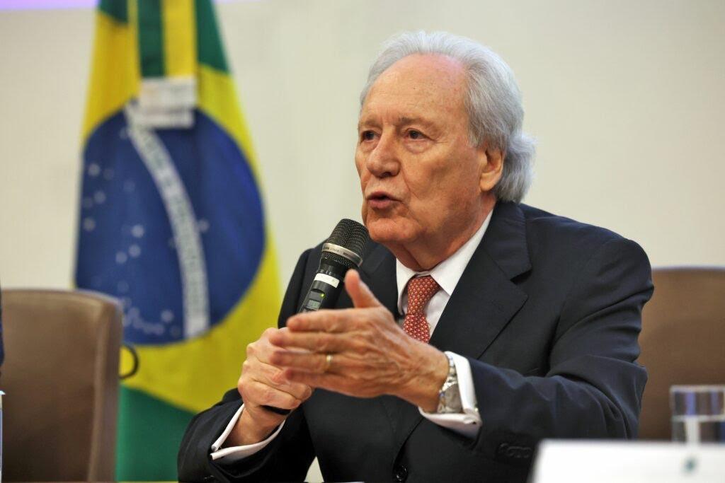 Lewandowski entrega a Lula carta de demissão