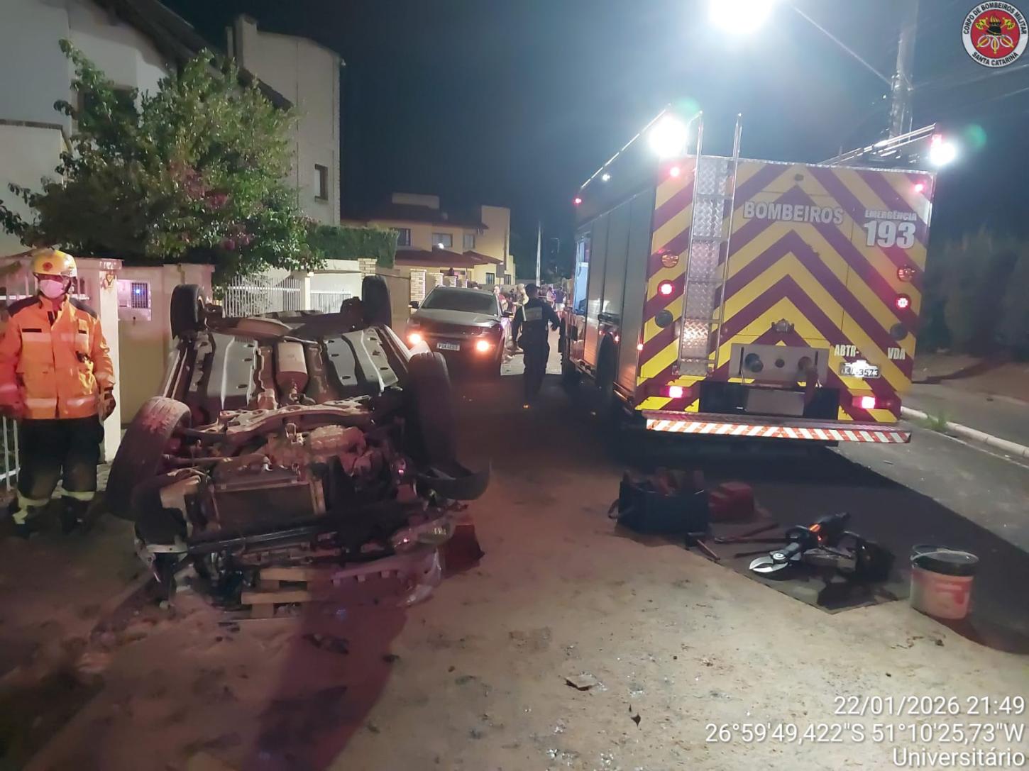 Mulher morre após colisão entre três veículos em Videira