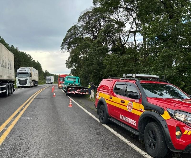 Saída de pista na BR-470 deixa duas mulheres feridas em São Cristóvão do Sul