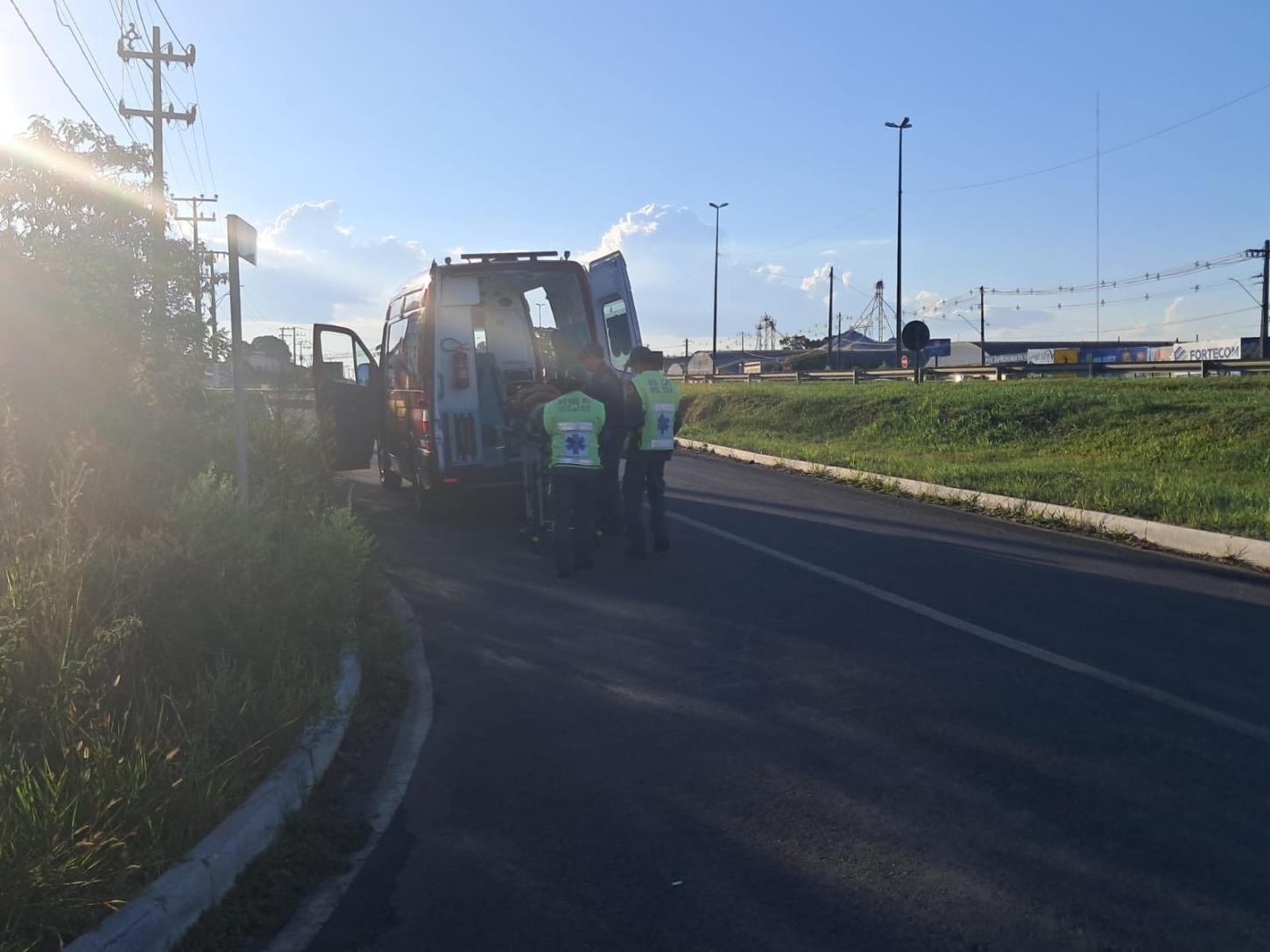 Ciclista fica em estado grave após colisão com caminhão em Papanduva