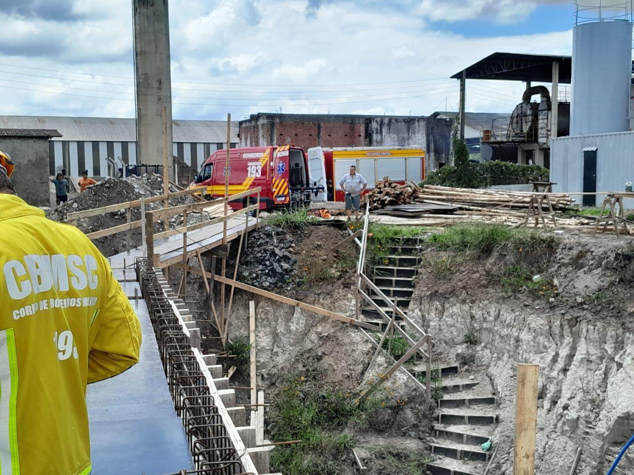 Trabalhador sofre queda de andaime em acidente de trabalho em Porto União