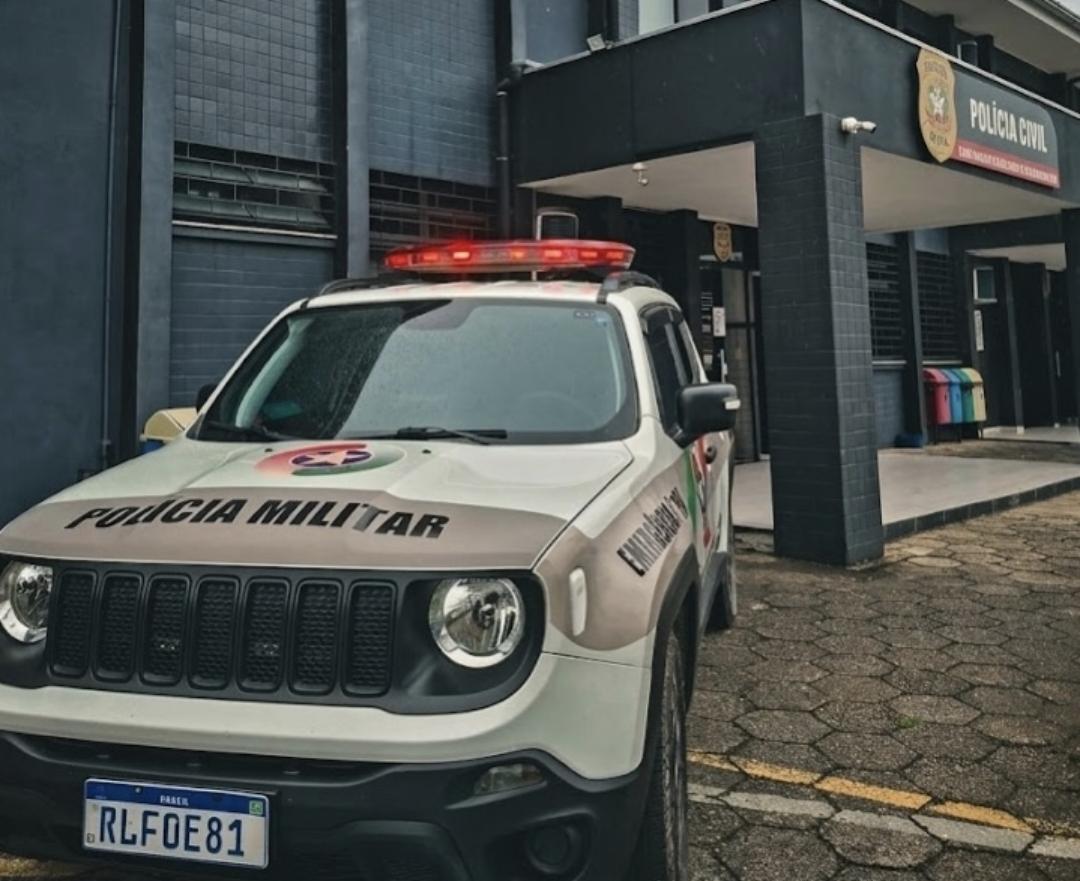 Homem invade creche em Campo Alegre com faca, entra em luta com vigilante e é preso pela PM