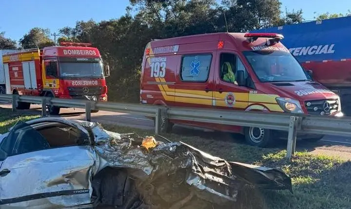 Colisão entre dois veículos deixa feridos na BR-116 em Papanduva