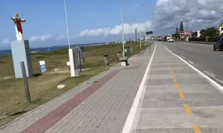 Duas vítimas resgatadas de afogamento na Praia do Ervino 